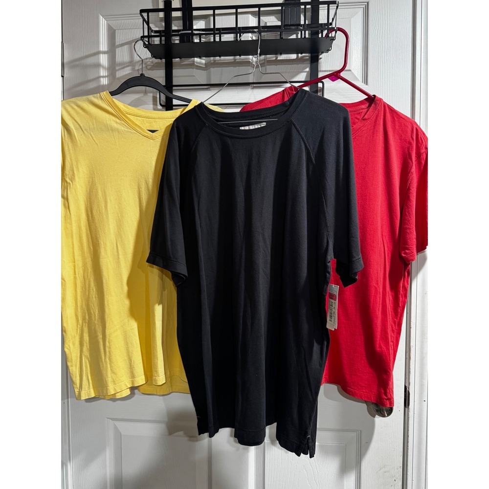 Lot of 3 Casuals Mens T-Shirts Black Red Yellow V-Neck Crew Neck Size Large